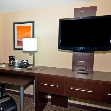 Holiday Inn Express & Suites Jackson/Pearl International Airport Ngoại thất bức ảnh