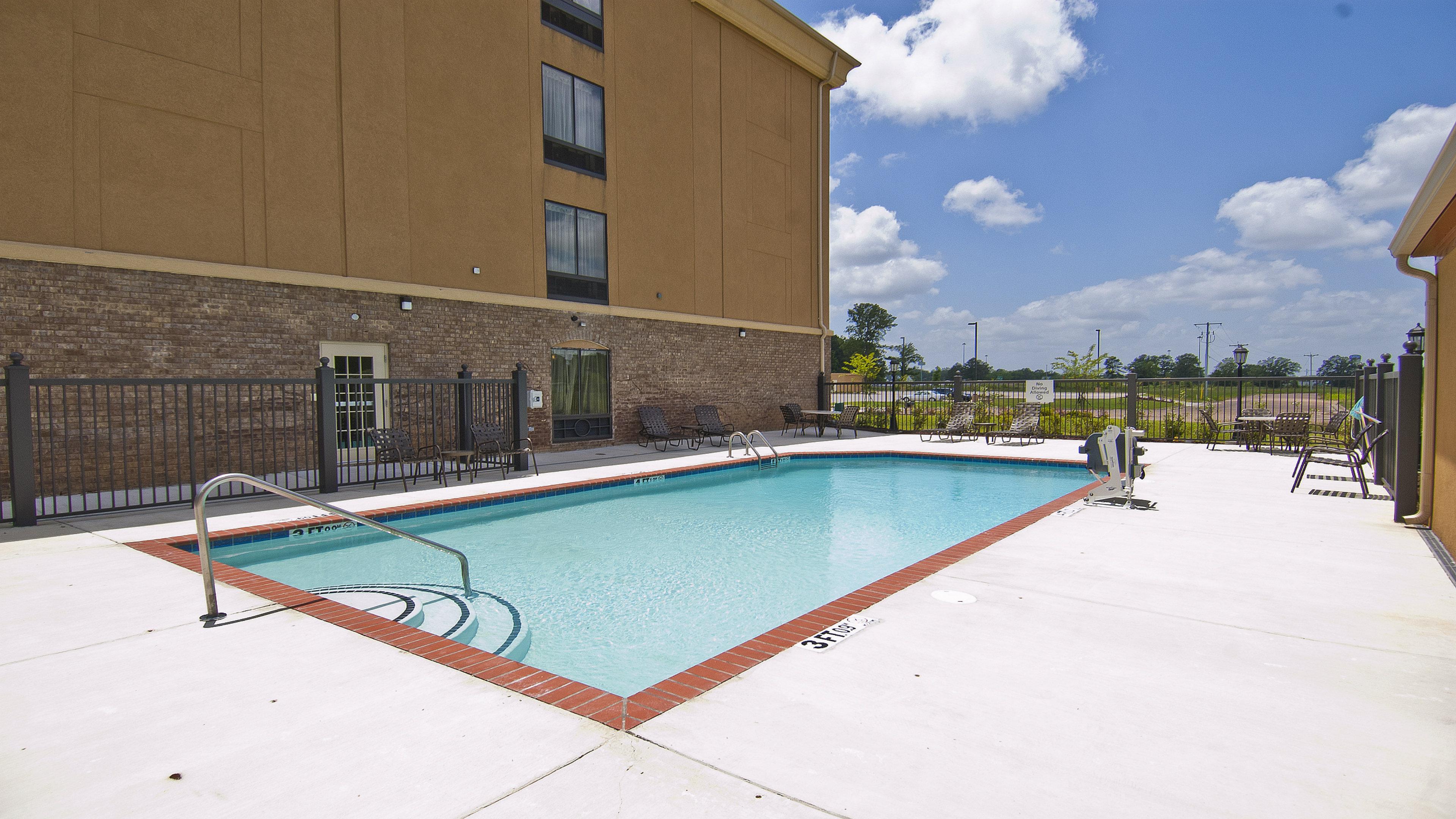 Holiday Inn Express & Suites Jackson/Pearl International Airport Ngoại thất bức ảnh