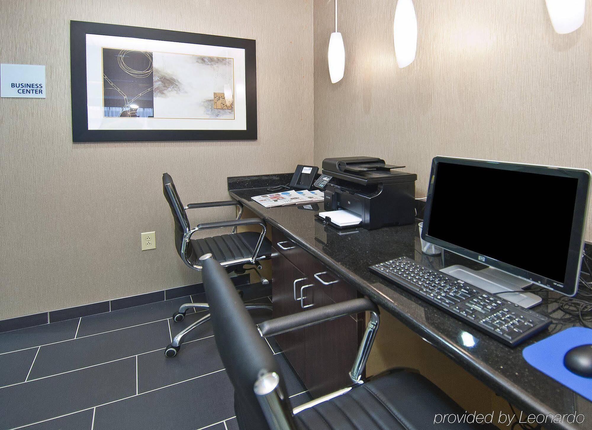 Holiday Inn Express & Suites Jackson/Pearl International Airport Ngoại thất bức ảnh