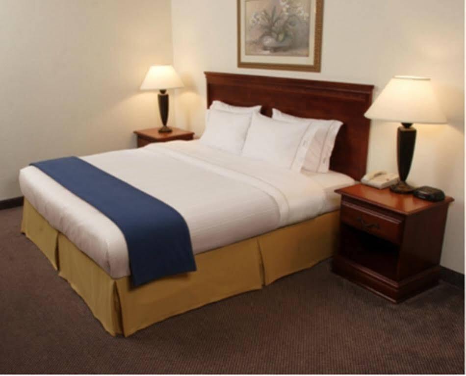 Holiday Inn Express & Suites Jackson/Pearl International Airport Ngoại thất bức ảnh