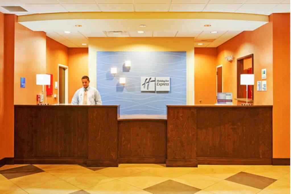 Holiday Inn Express & Suites Jackson/Pearl International Airport Ngoại thất bức ảnh